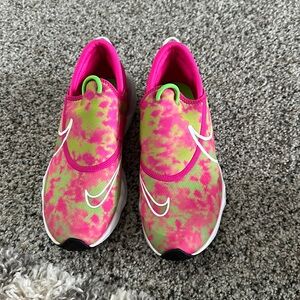 Girls nike slide on sneakers